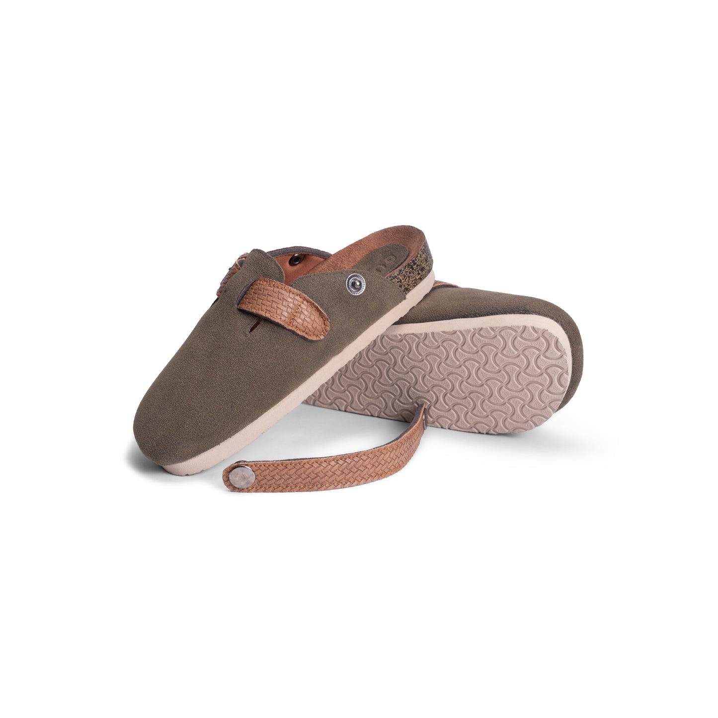 DEKLOM Pine Clogs for Kids with removable strap, showcasing earthy tones and stylish design for fun activities.